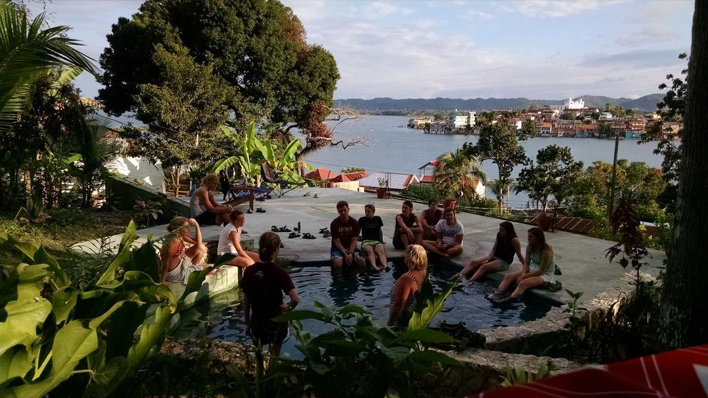 Zapote Tree Inn Flores Exterior photo