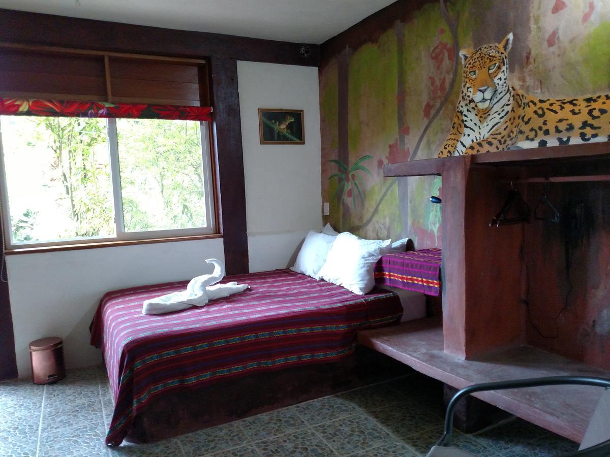 Zapote Tree Inn Flores Exterior photo