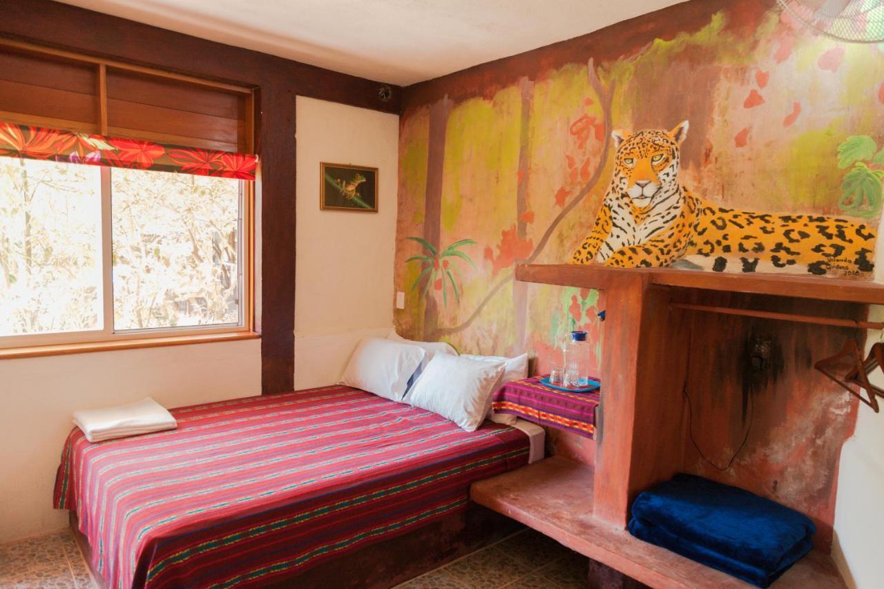 Zapote Tree Inn Flores Exterior photo
